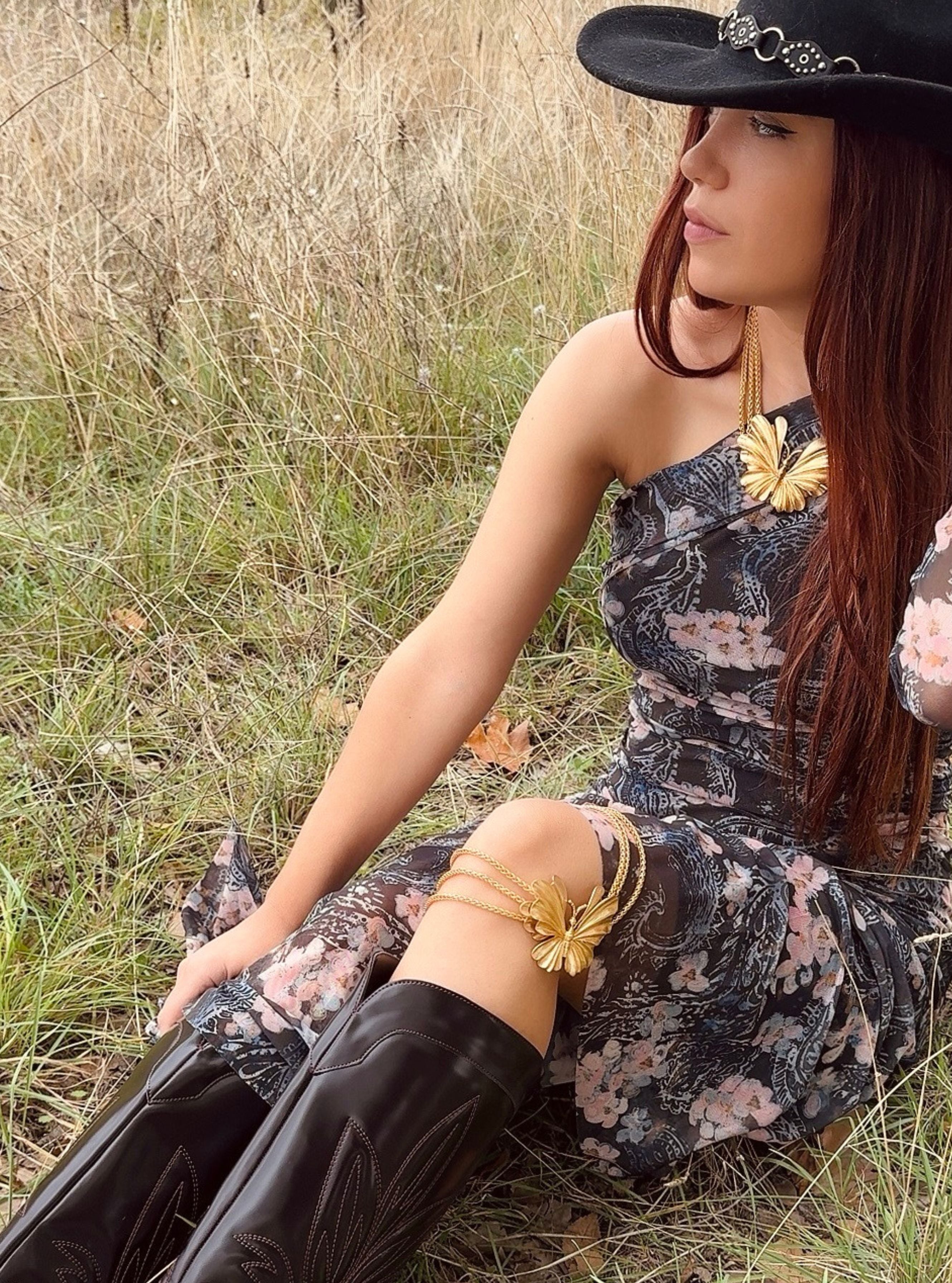COLLAR ALETEO