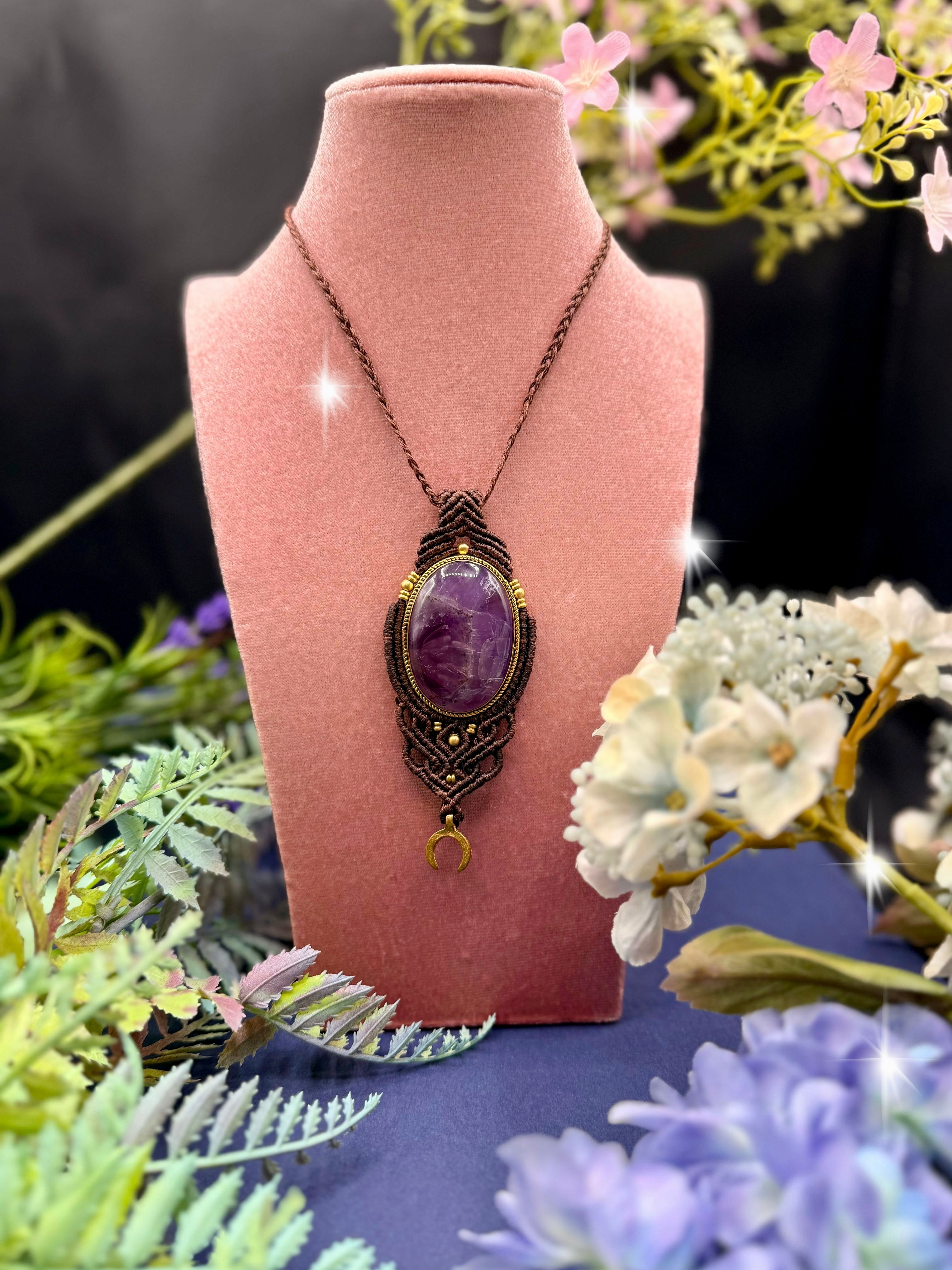 COLLAR AMATISTA MACRAMÉ