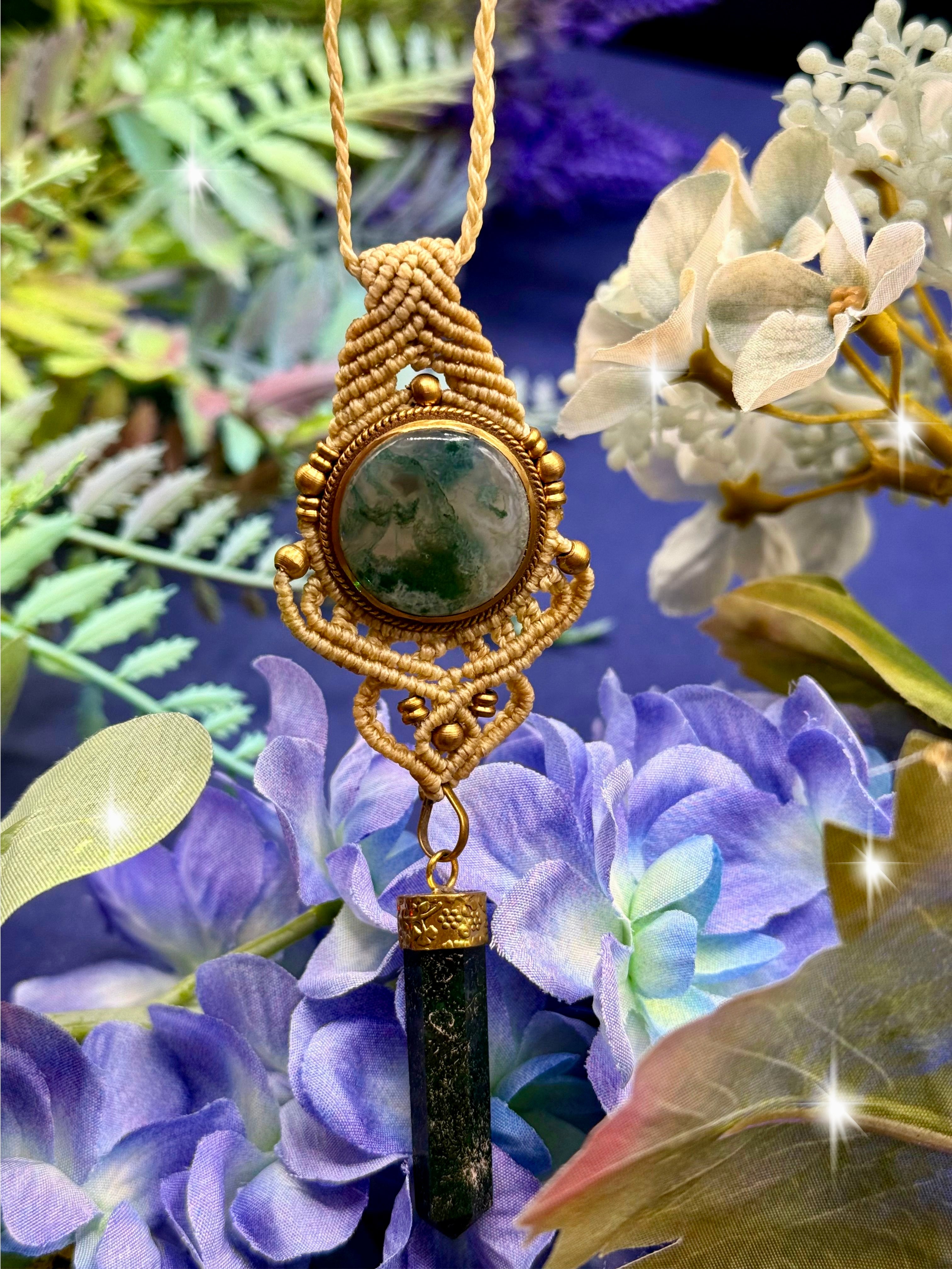 COLLAR ÁGATA MUSGO CON AVENTURA MACRAMÉ